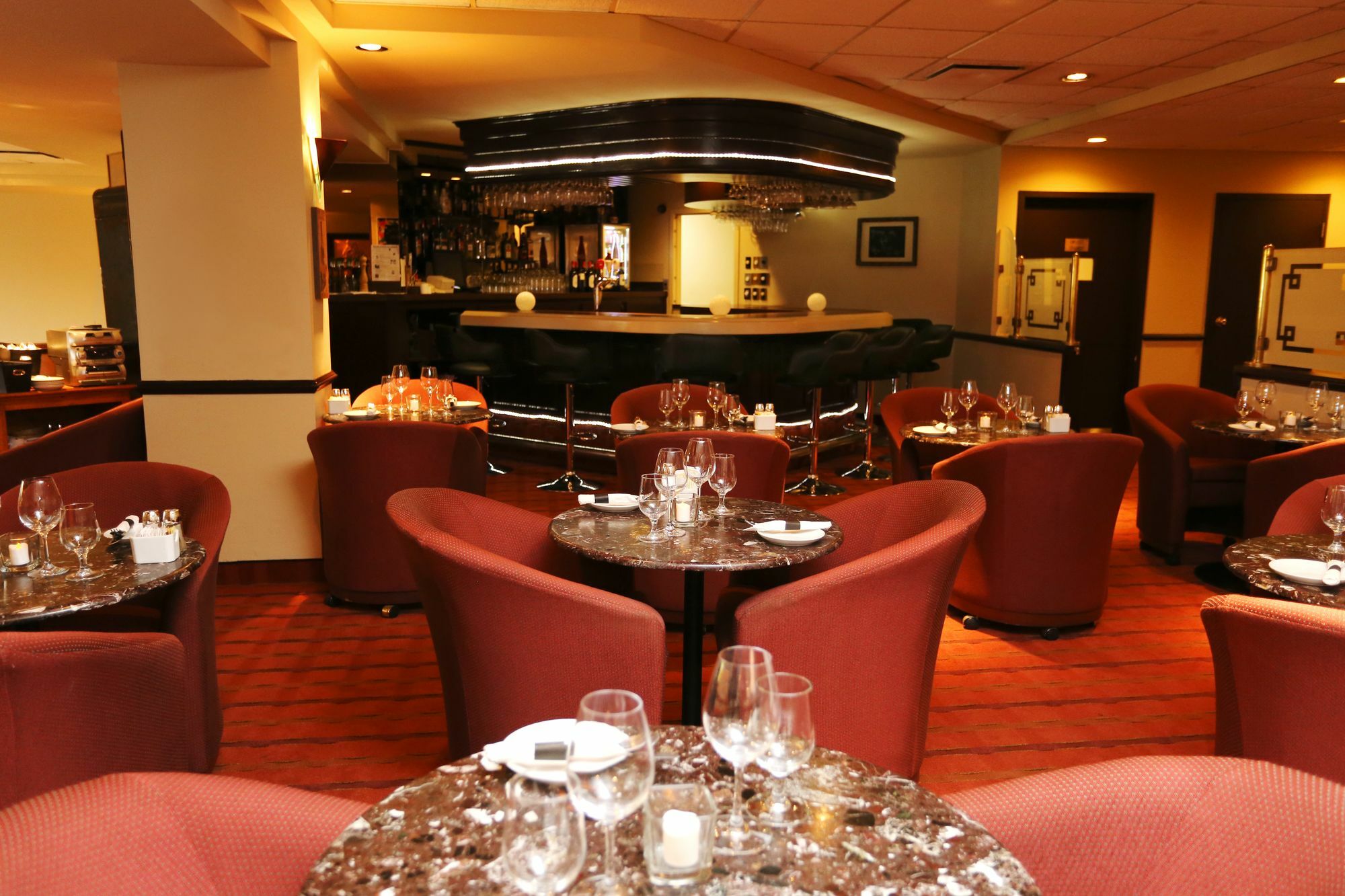 Hotels Gouverneur Римуски Экстерьер фото